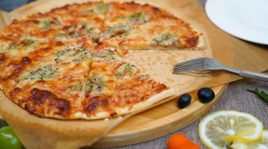 Classic Margherita Pizza 3